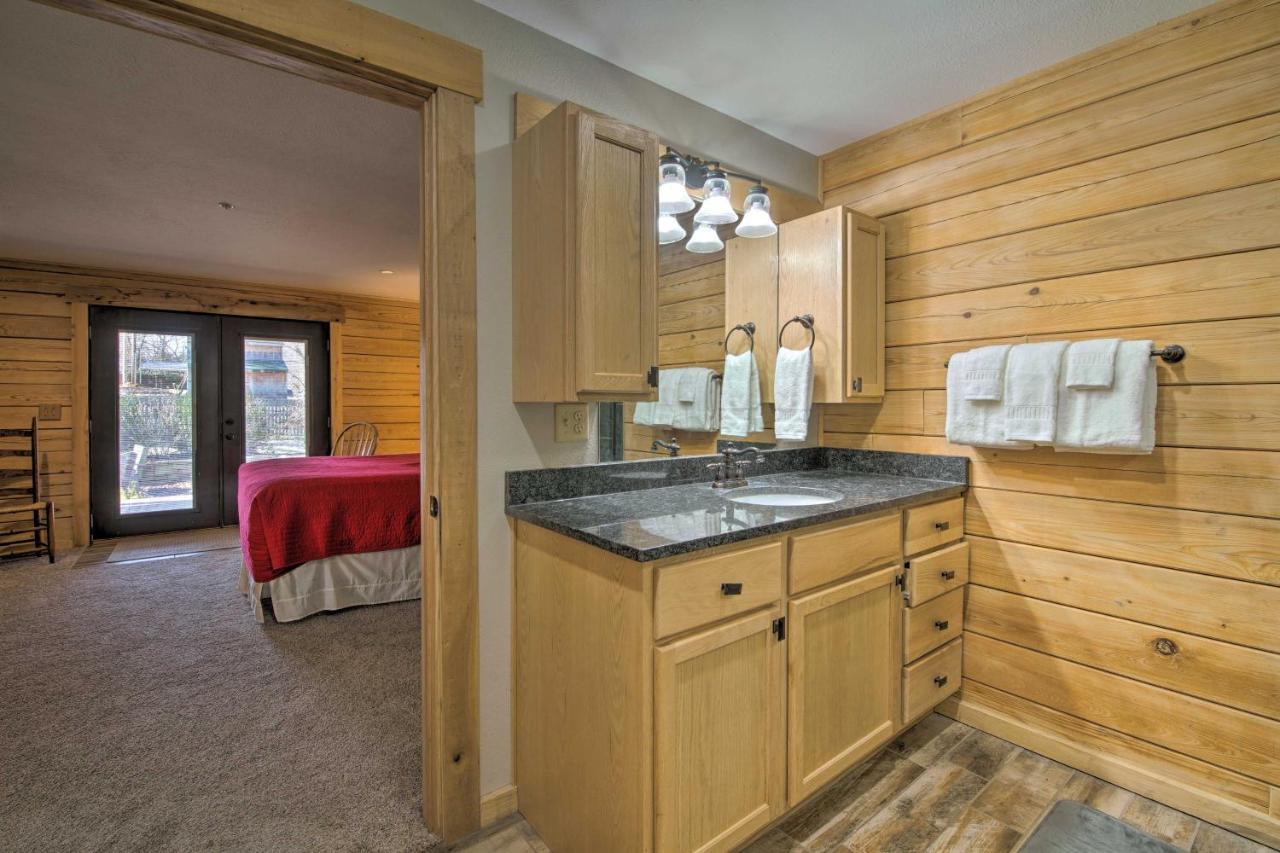 Quiet Hollister Cabin Walk To Lake Taneycomo Exterior foto